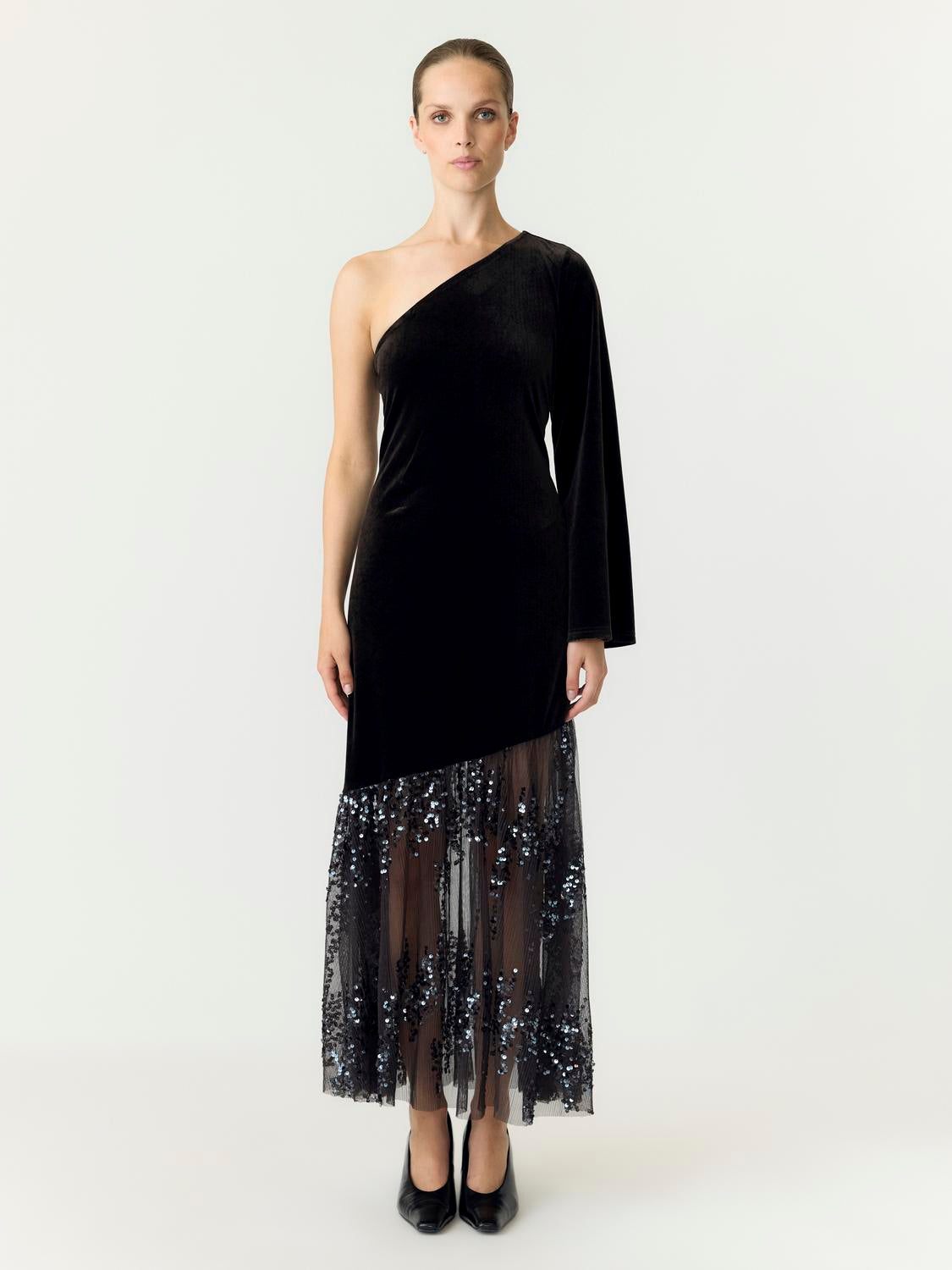 model_shot-front